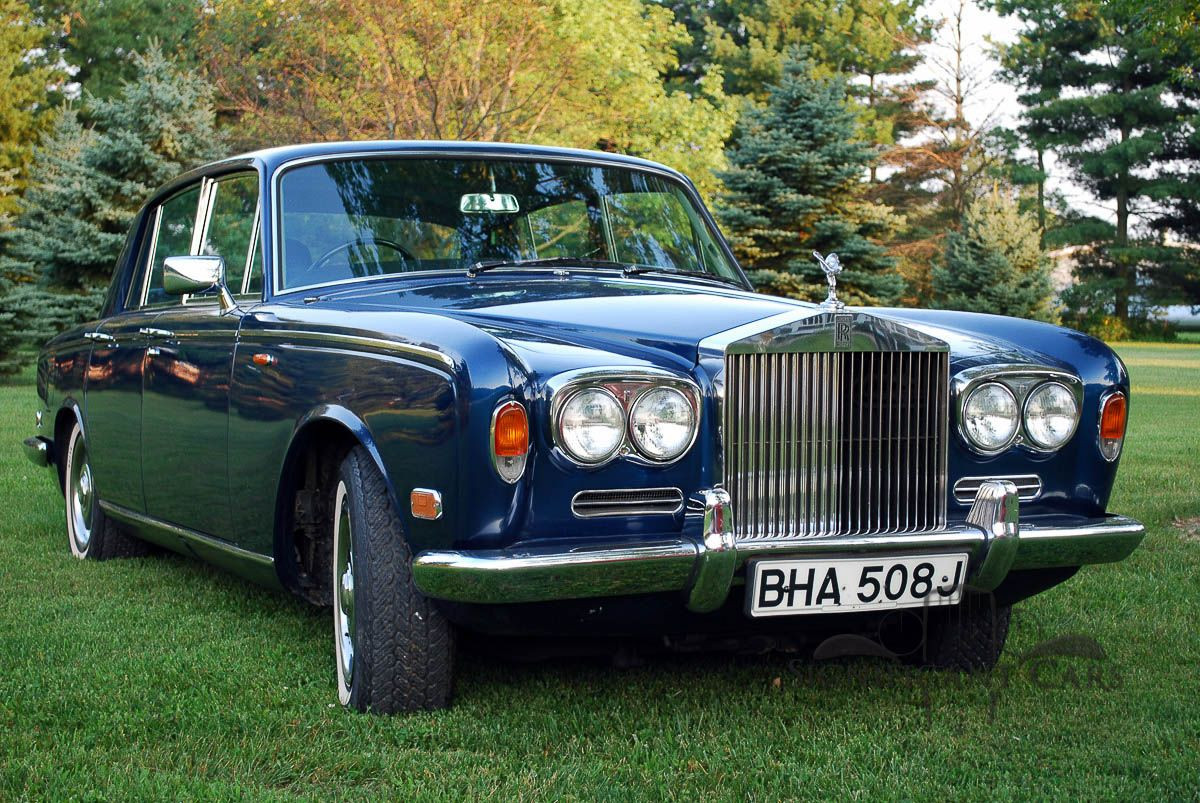 Старые роллс. Роллс Ройс 1970. Rolls Royce Phantom Silver. Rolls Royce Phantom 1970. Роллс Ройс 1970 года.